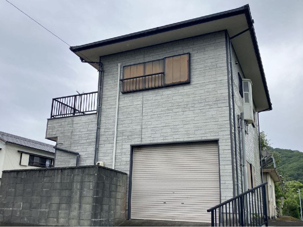 志摩市の外壁塗装、屋根塗装、防水工事をリペイント匠が施工した写真