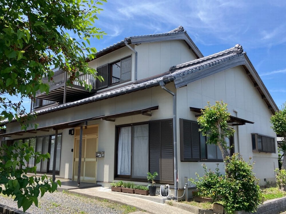 S様(津)施工後_外壁全体 (2) 津市の外壁塗装をリペイント匠が施工した写真
