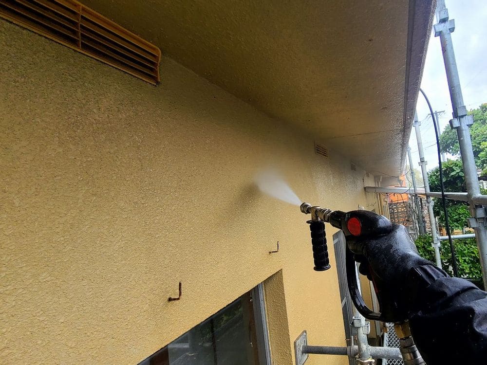 鈴鹿市の外壁塗装をリペイント匠が施工した写真