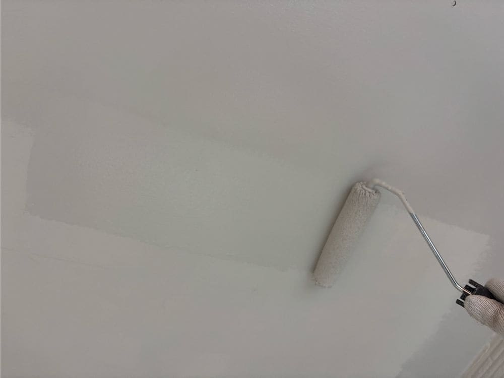 O様(鈴鹿市)軒天_2回目 鈴鹿市の外壁塗装、屋根塗装をリペイント匠が施工した写真