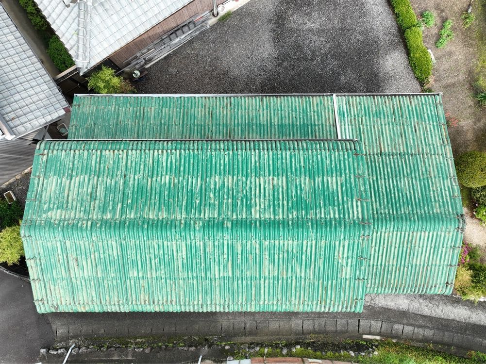 亀山市の屋根塗装をリペイント匠が施工した写真