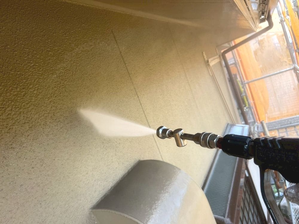 四日市市の外壁塗装と防水工事をリペイント匠が施工した写真