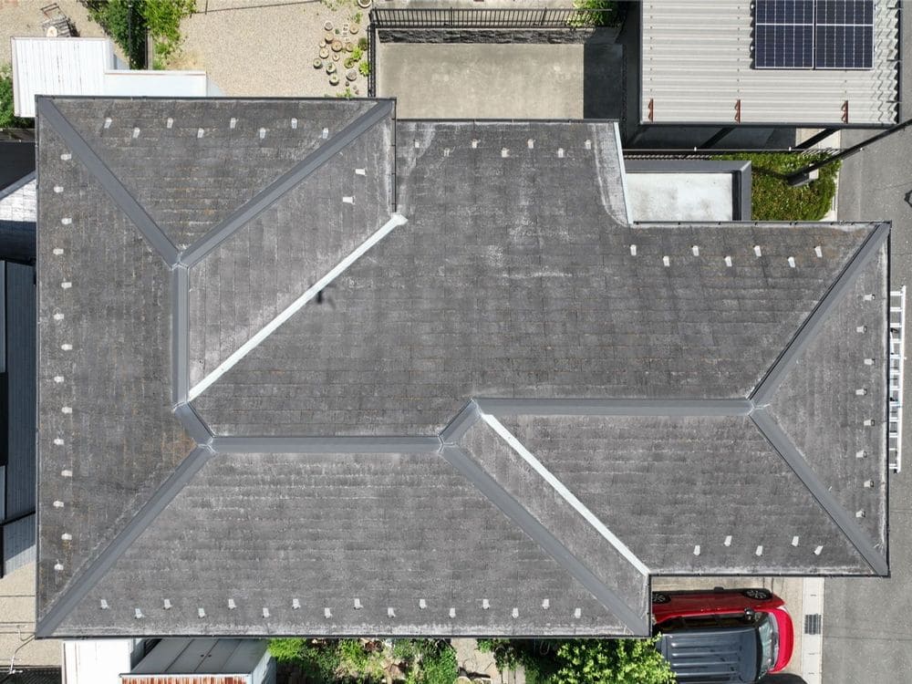 四日市市の屋根工事をリペイント匠が施工した写真
