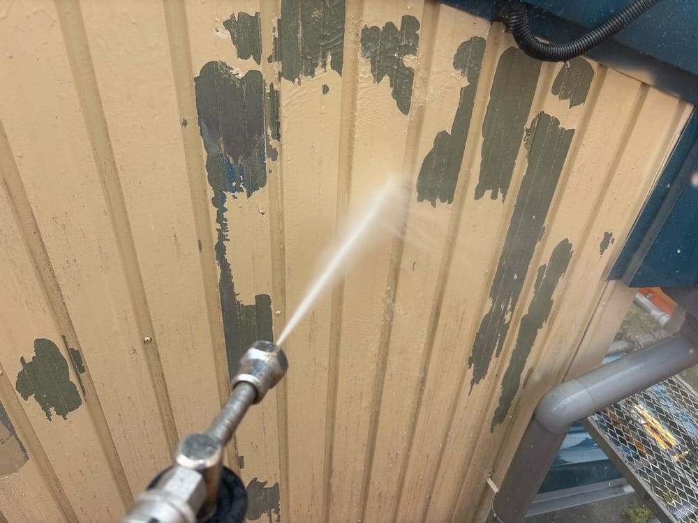 名張市で外壁・屋根塗装をリペイント匠が施工した写真