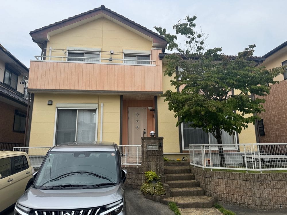 四日市市の外壁塗装、屋根塗装、防水工事をリペイント匠が施工した写真