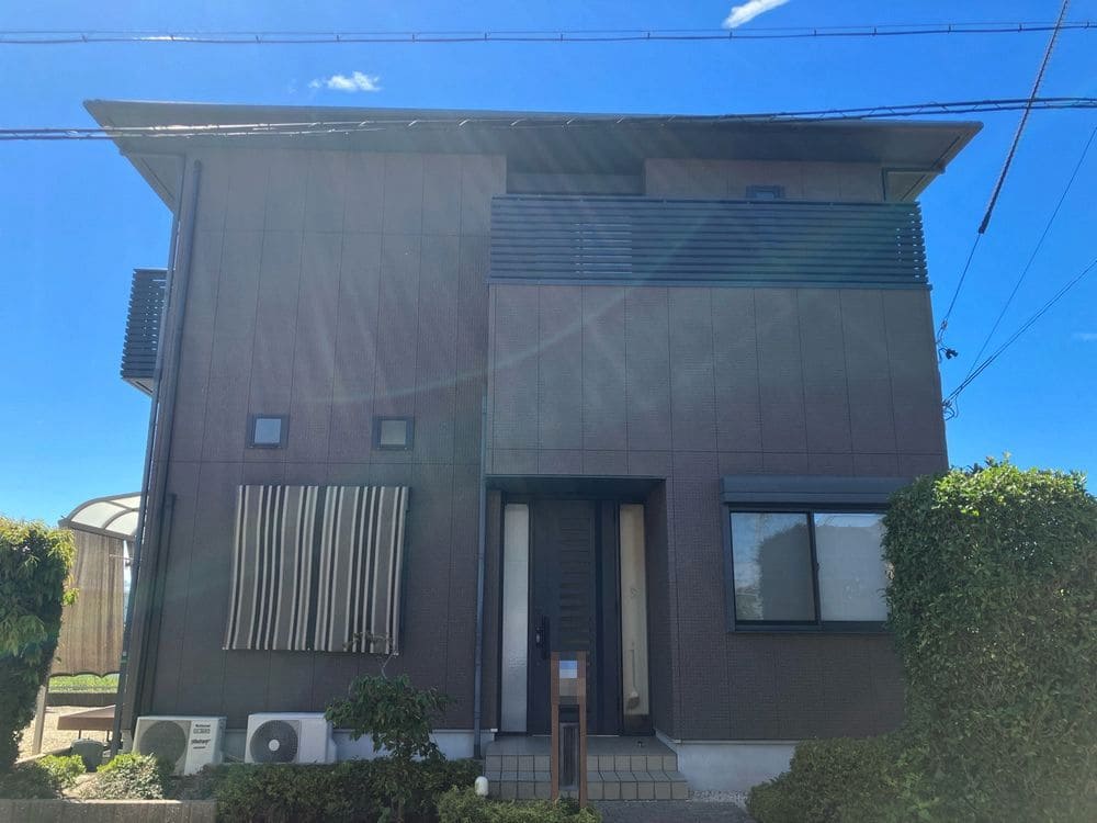 鈴鹿市の外壁・屋根塗装をリペイント匠が施工した写真
