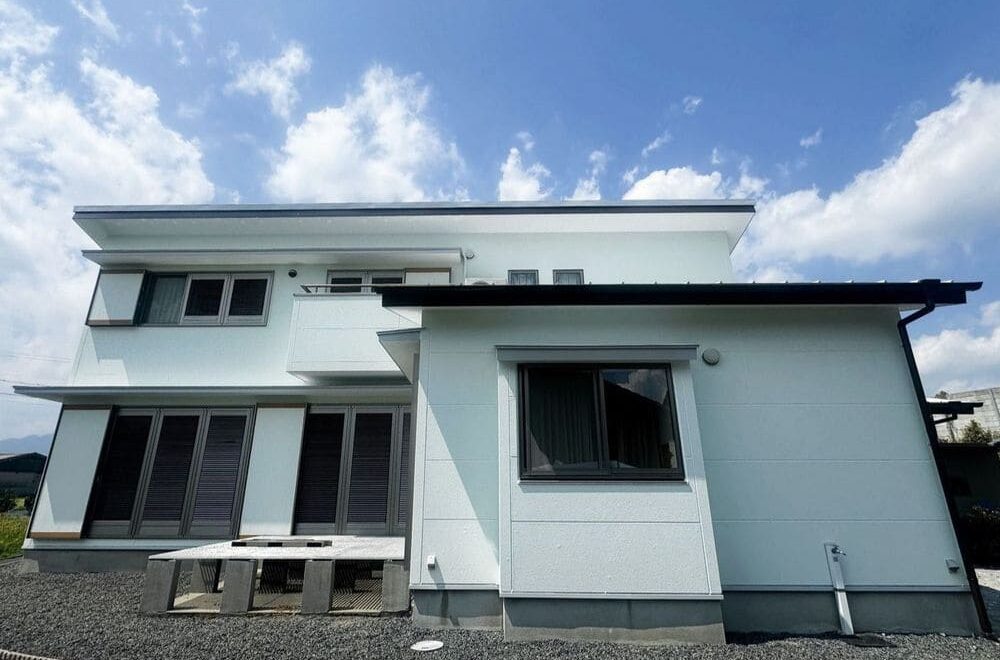 四日市市の外壁・屋根塗装をリペイント匠が施工した写真