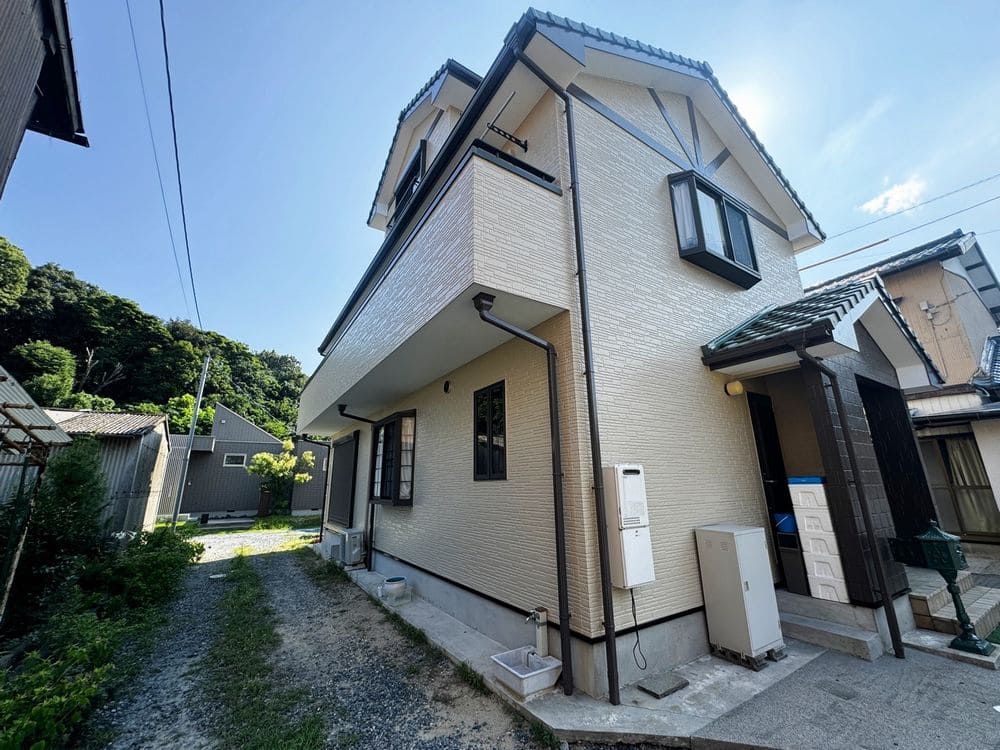四日市市の外壁塗装と防水工事をリペイント匠が施工した写真