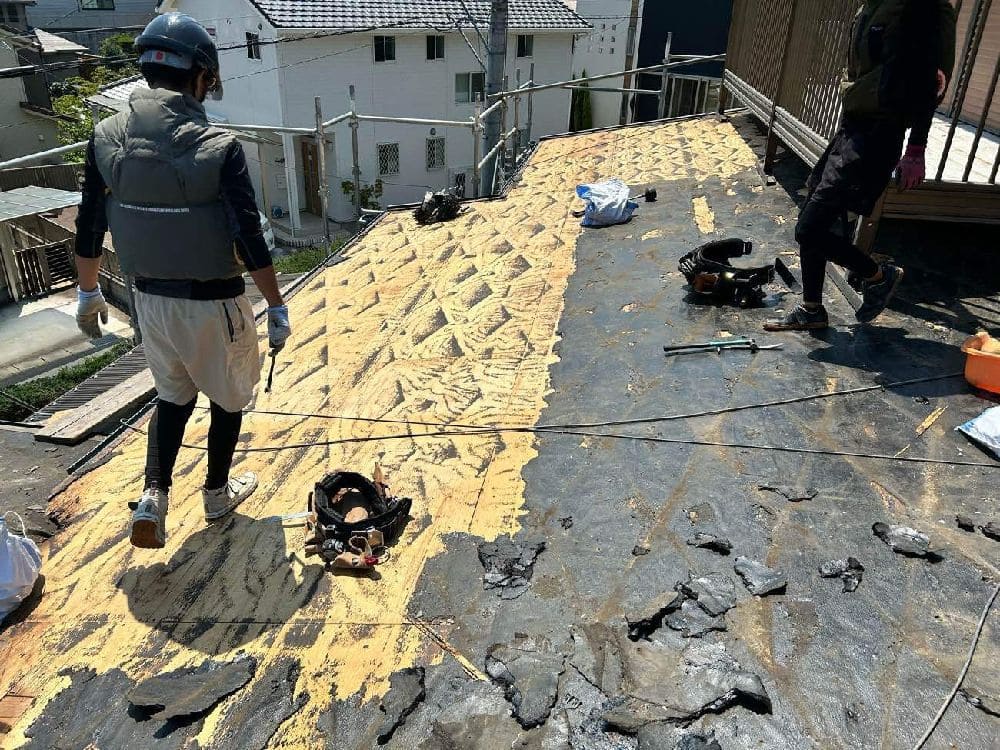 津市の屋根工事をリペイント匠が施工した写真