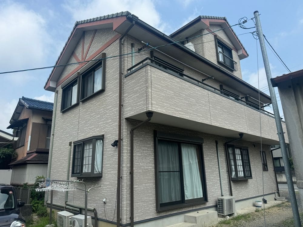 四日市市の外壁塗装と防水工事をリペイント匠が施工した写真