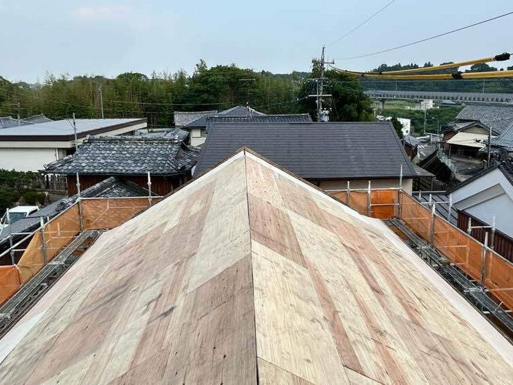 亀山市の屋根工事をリペイント匠が施工した写真