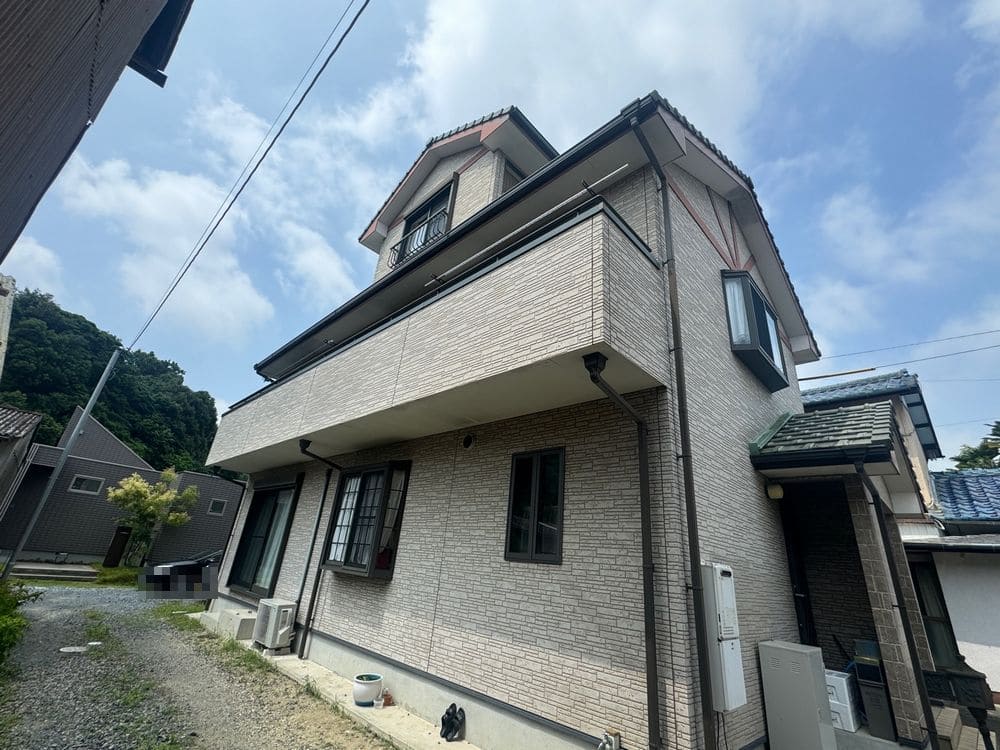 四日市市の外壁塗装と防水工事をリペイント匠が施工した写真