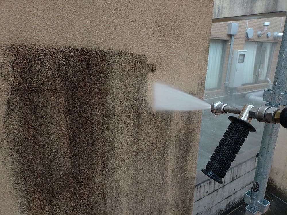 四日市市の外壁塗装をリペイント匠が施工した写真