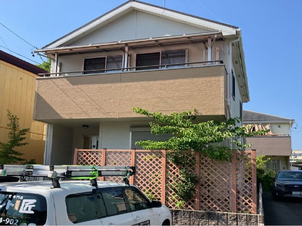S様(津)施工前_外壁全体 (2) 津市の外壁塗装、屋根塗装をリペイント匠が施工した写真