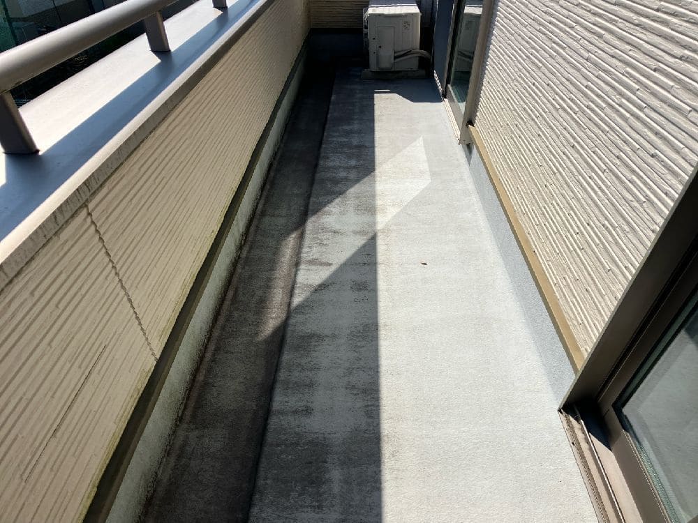 H様(津)防水(施工前) (3) 津市の外壁塗装、屋根塗装、防水工事をリペイント匠が施工した写真