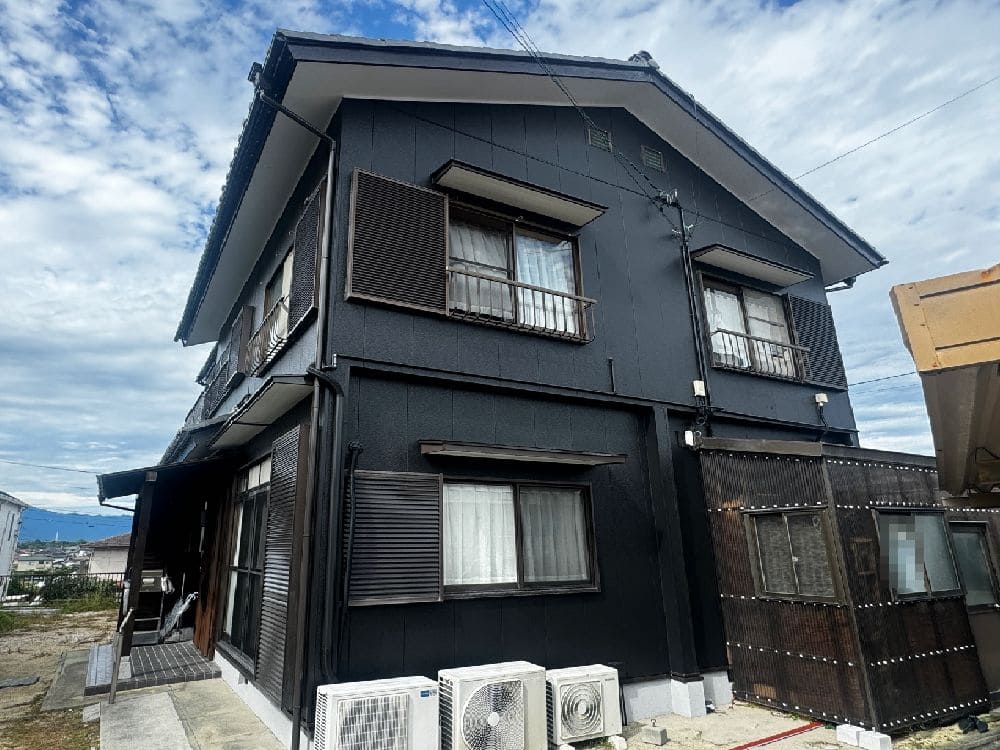 四日市市の外壁塗装をリペイント匠が施工した写真