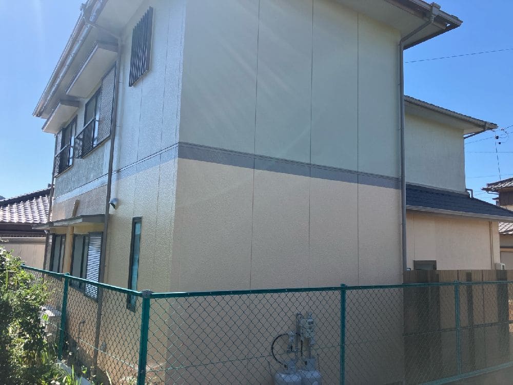 津市の外壁塗装、屋根工事をリペイント匠が施工した写真