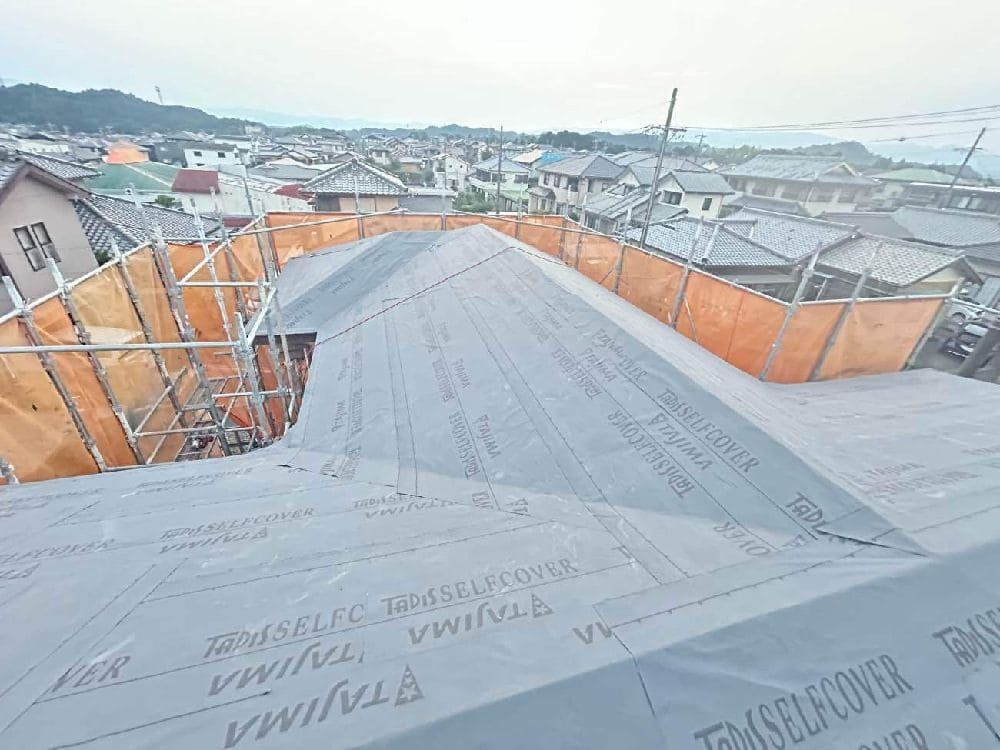 津市の外壁塗装、屋根工事をリペイント匠が施工した写真