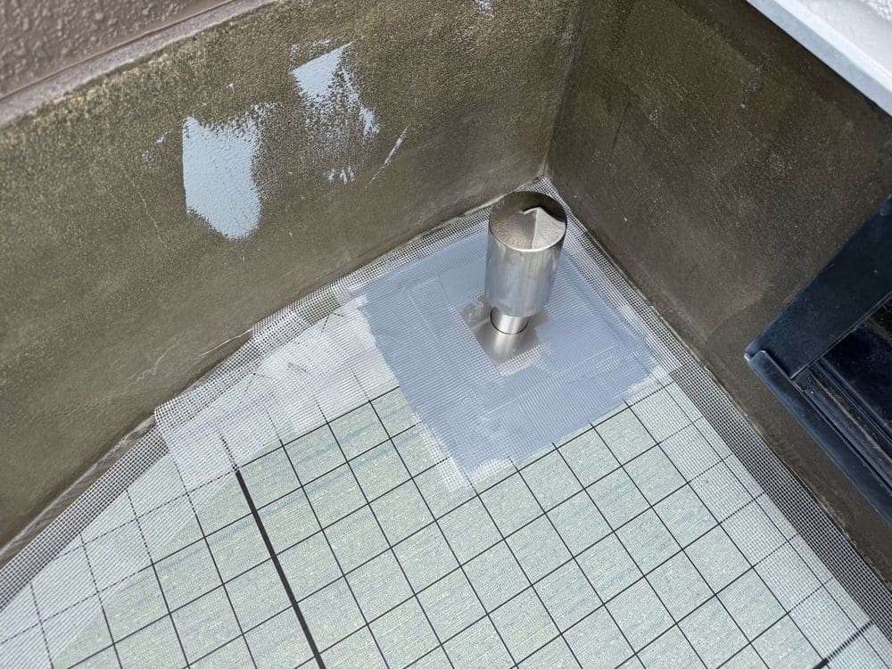 松阪市の外壁・屋根塗装と防水工事をリペイント匠が施工した写真