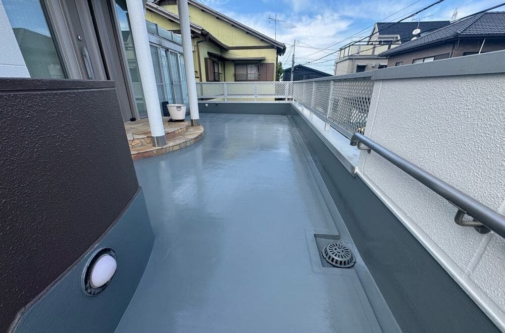 松阪市の外壁・屋根塗装と防水工事をリペイント匠が施工した写真