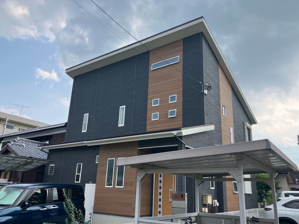 施工前_外壁全体 (2) 津市で外壁塗装と防水工事をリペイント匠が施工した写真