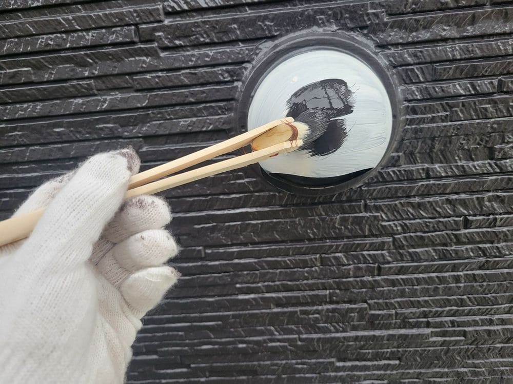 換気フード(中塗り) 津市で外壁塗装と防水工事をリペイント匠が施工した写真