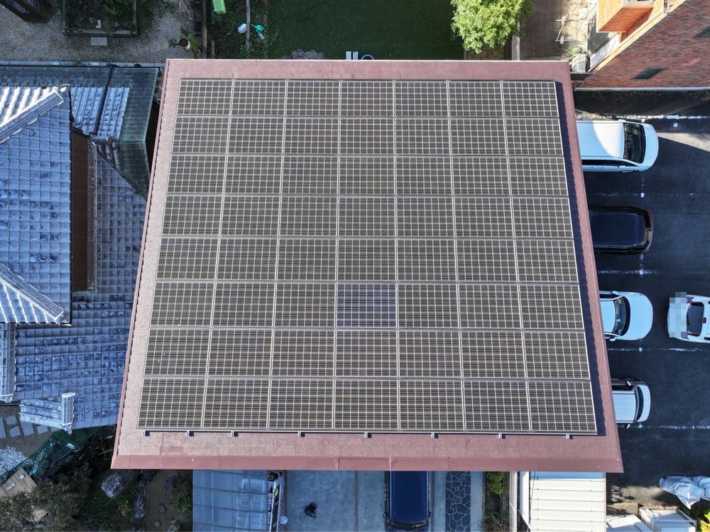 施工後_屋根全体 津市で外壁塗装と防水工事をリペイント匠が施工した写真