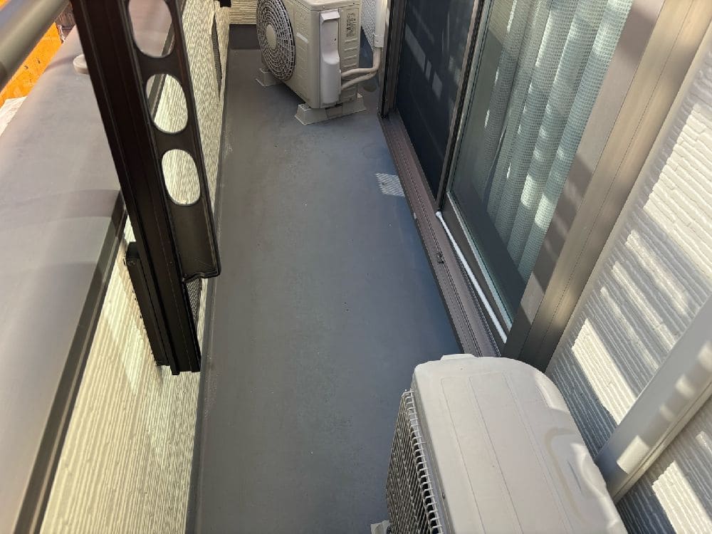 F様(津市)防水(施工前) 津市の外壁塗装、防水工事をリペイント匠が施工した写真