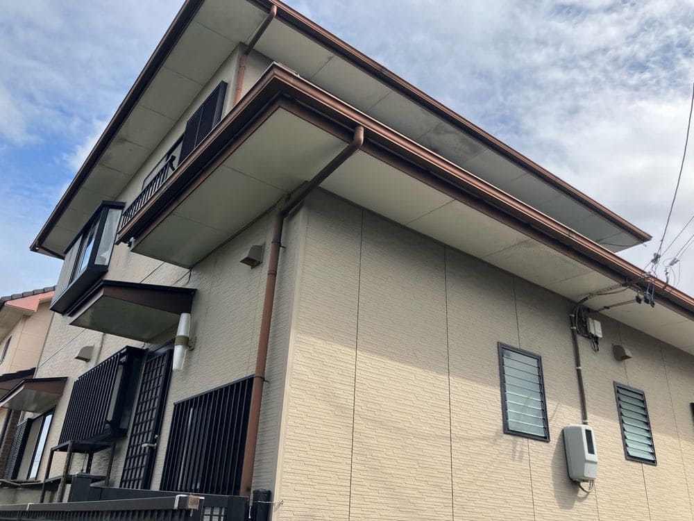 伊勢市の外壁・屋根塗装をリペイント匠が施工した写真