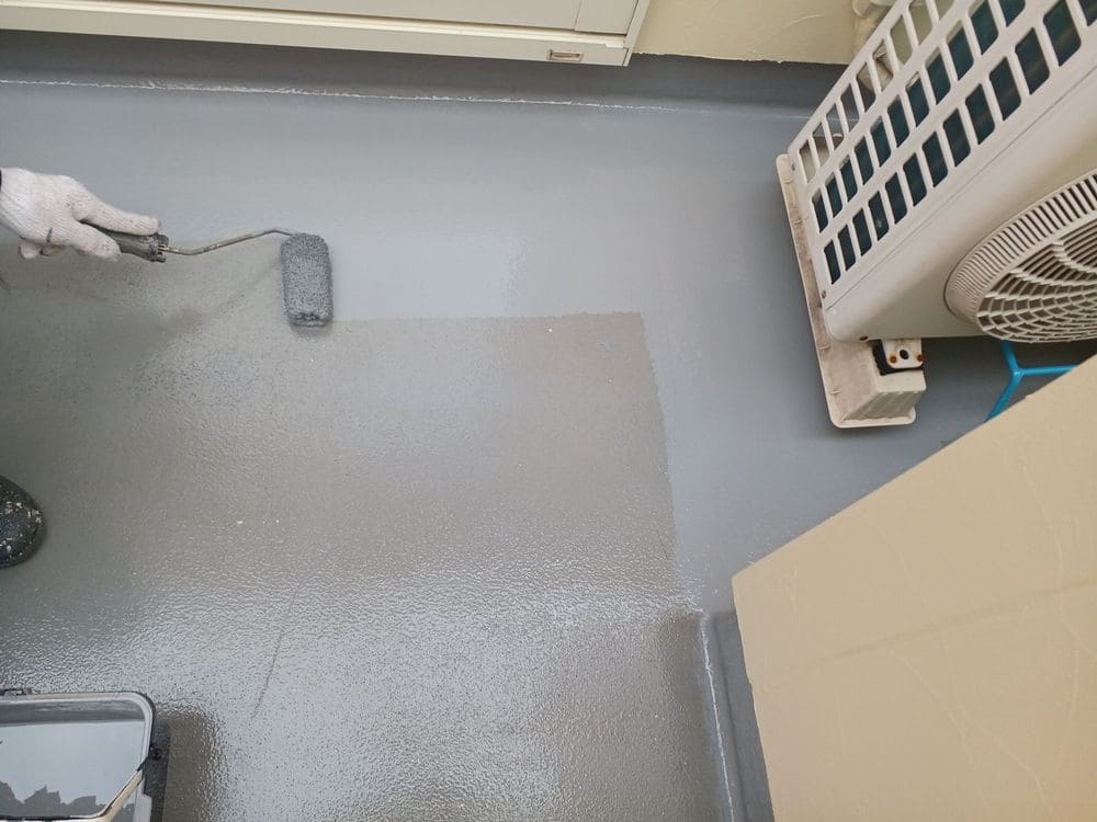 M様(三重郡朝日町)防水(トップコート) ■三重郡朝日町の防水工事をした例 三重郡朝日町の防水工事をリペイント匠が施工した写真