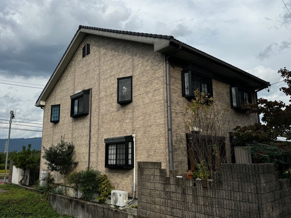 いなべ市の外壁塗装、防水工事をリペイント匠が施工した写真