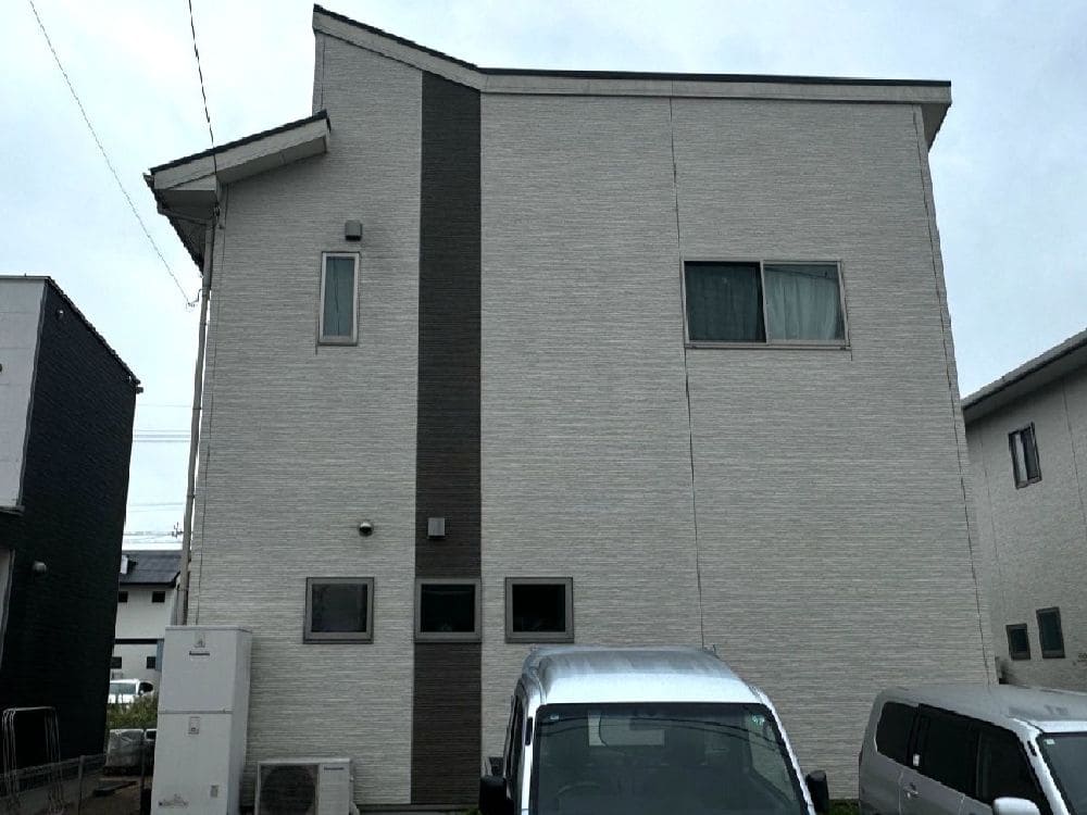 四日市市の外壁塗装、屋根塗装、防水工事をリペイント匠が施工した写真