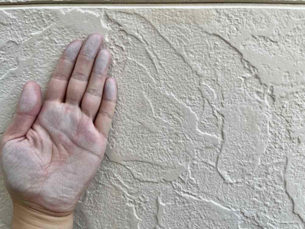 外壁塗装を放置するとどうなる？見落としがちな劣化のサイン