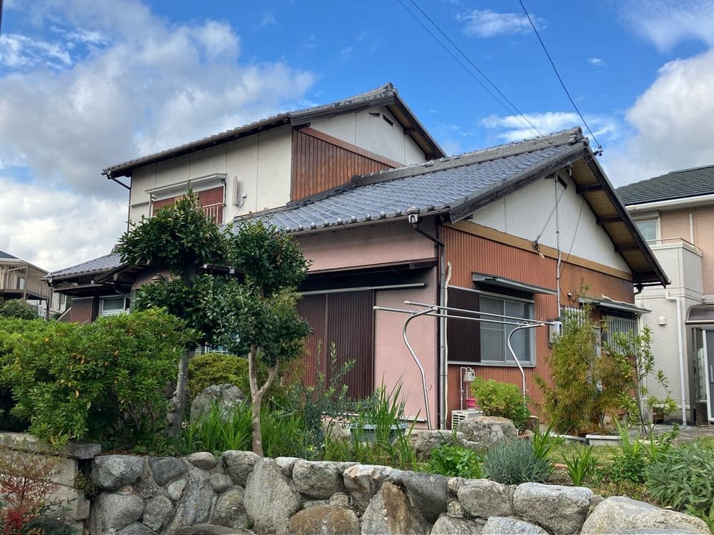 伊賀市の外壁塗装をリペイント匠が施工した写真