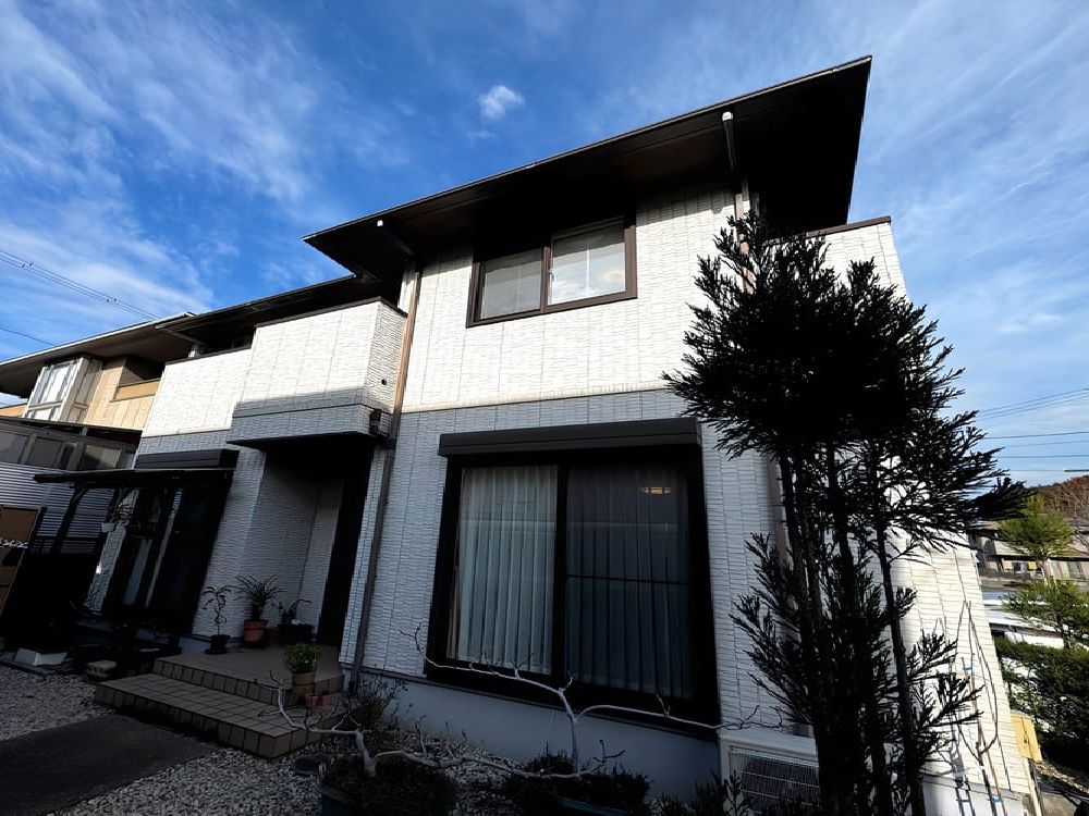 亀山市で外壁塗装をリペイント匠が施工した写真