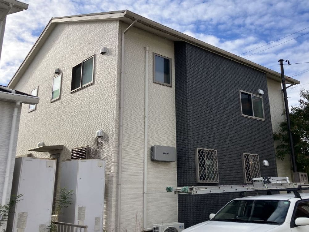 K様(津)施工前_外壁全体 (15) 津市で外壁塗装、屋根塗装をリペイント匠が施工した写真