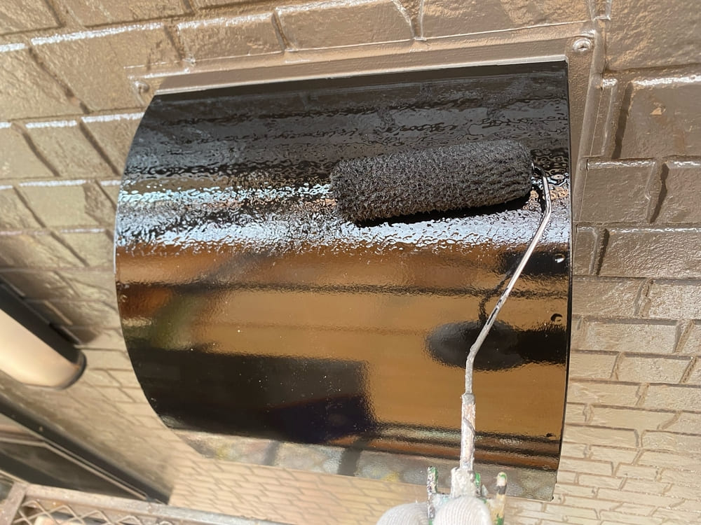 K様(津)換気フード(上塗り) (2) 津市の外壁塗装をリペイント匠が施工した写真